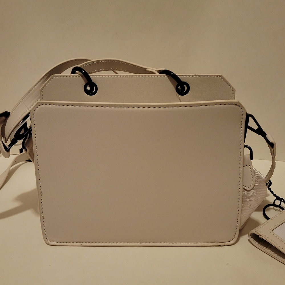 Steve Madden White Handbag with Matching Pouch - Picture 13 of 16